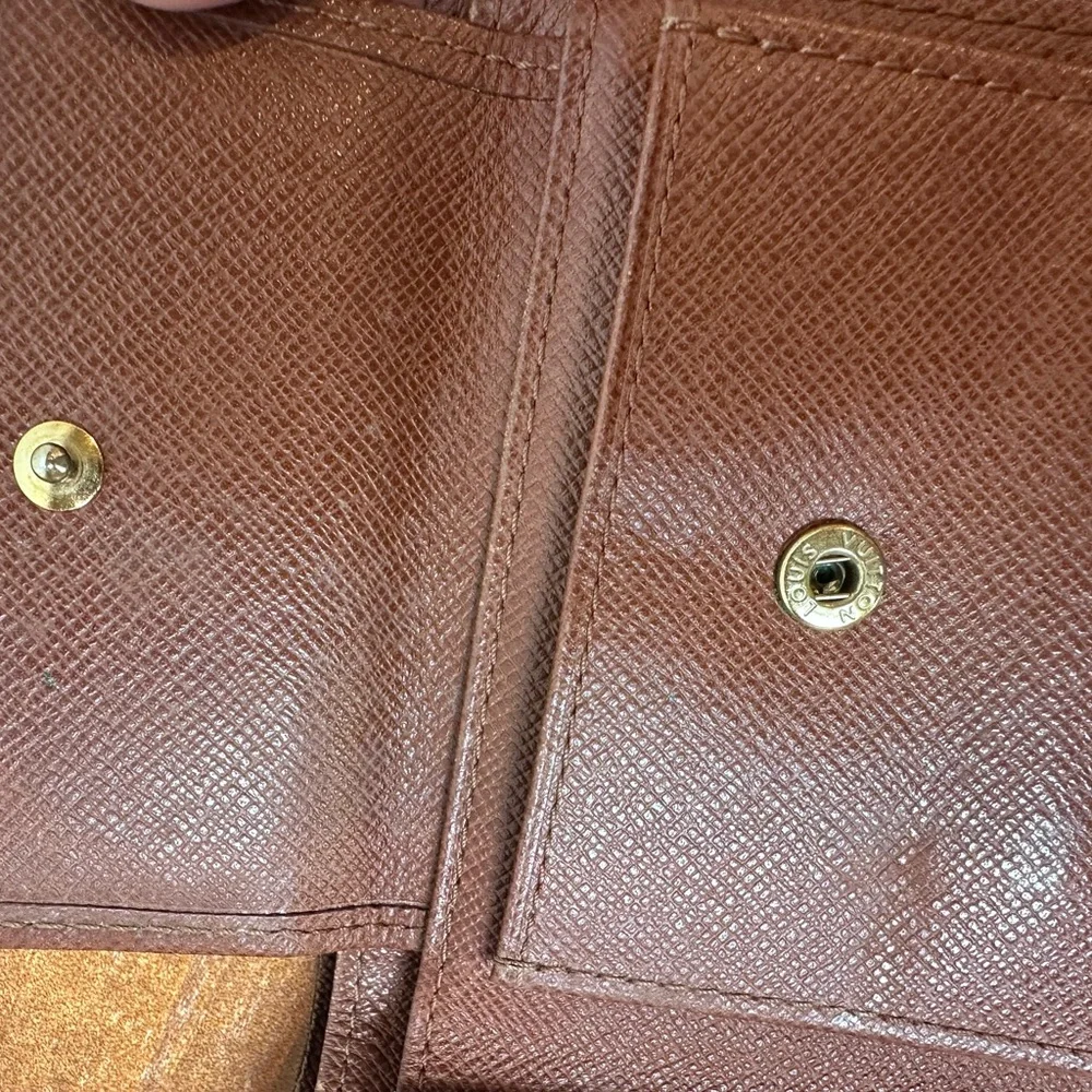 Louis Vuitton Monogram Portefeuille
Marco Bifold Wallet - Picture 8 of 12